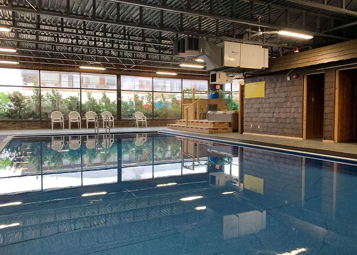 Super 8 By Wyndham Hearst On