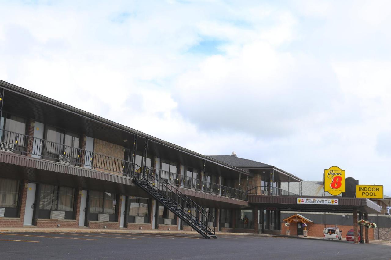 Super 8 By Wyndham On Hotel 2*