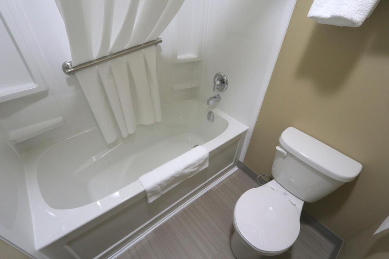 Hotel Super 8 By Wyndham On 2*