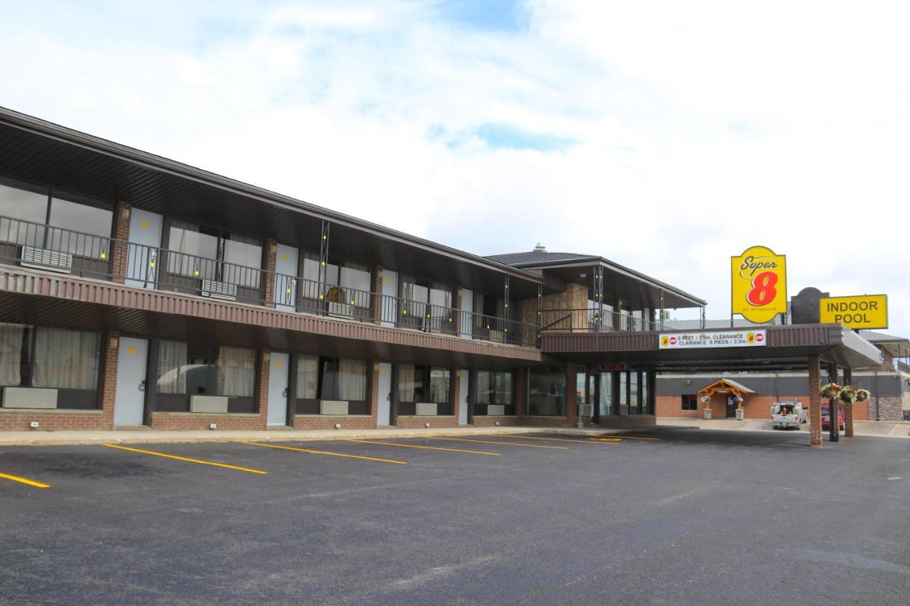 Super 8 By Wyndham On