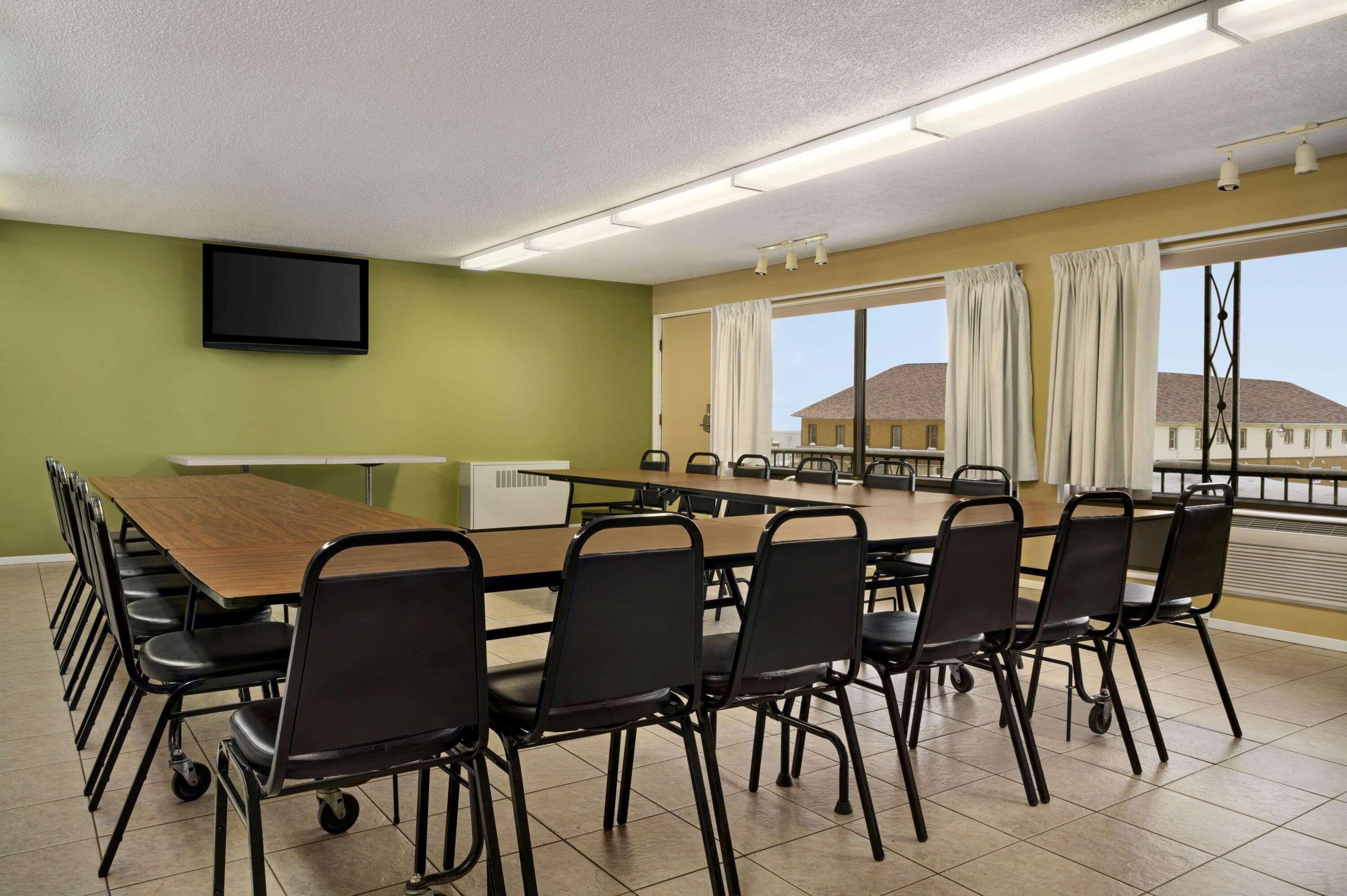 Super 8 By Wyndham On Hotel Hearst