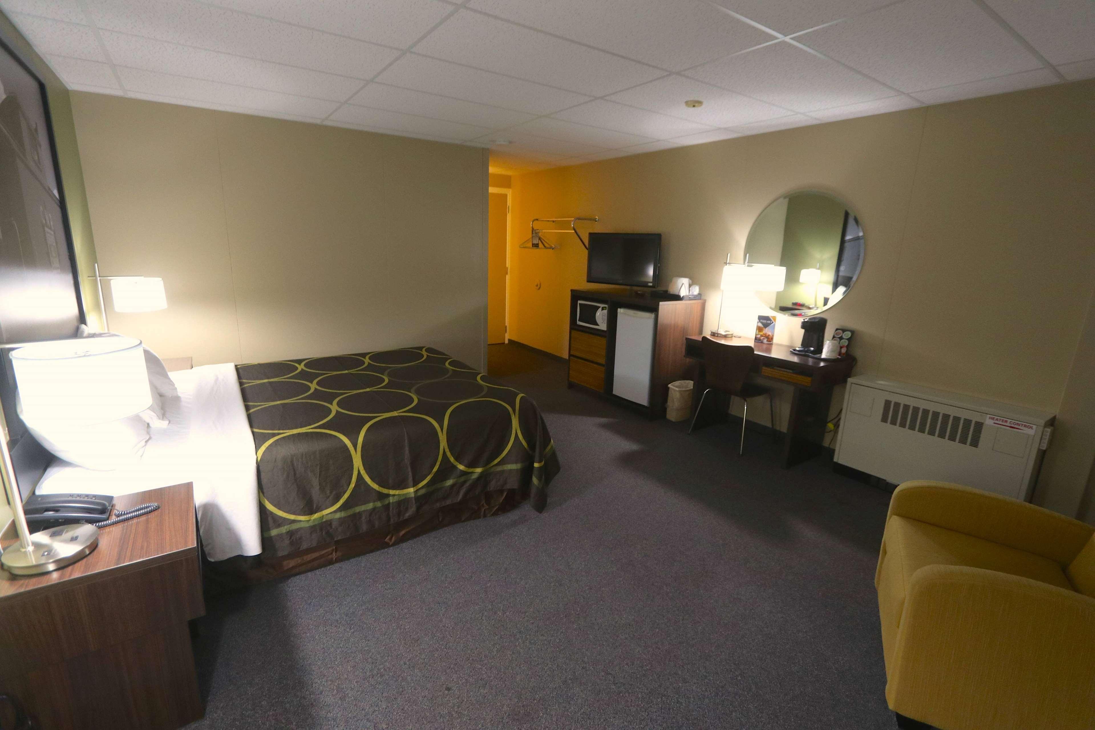 Super 8 By Wyndham On Hotel 2*