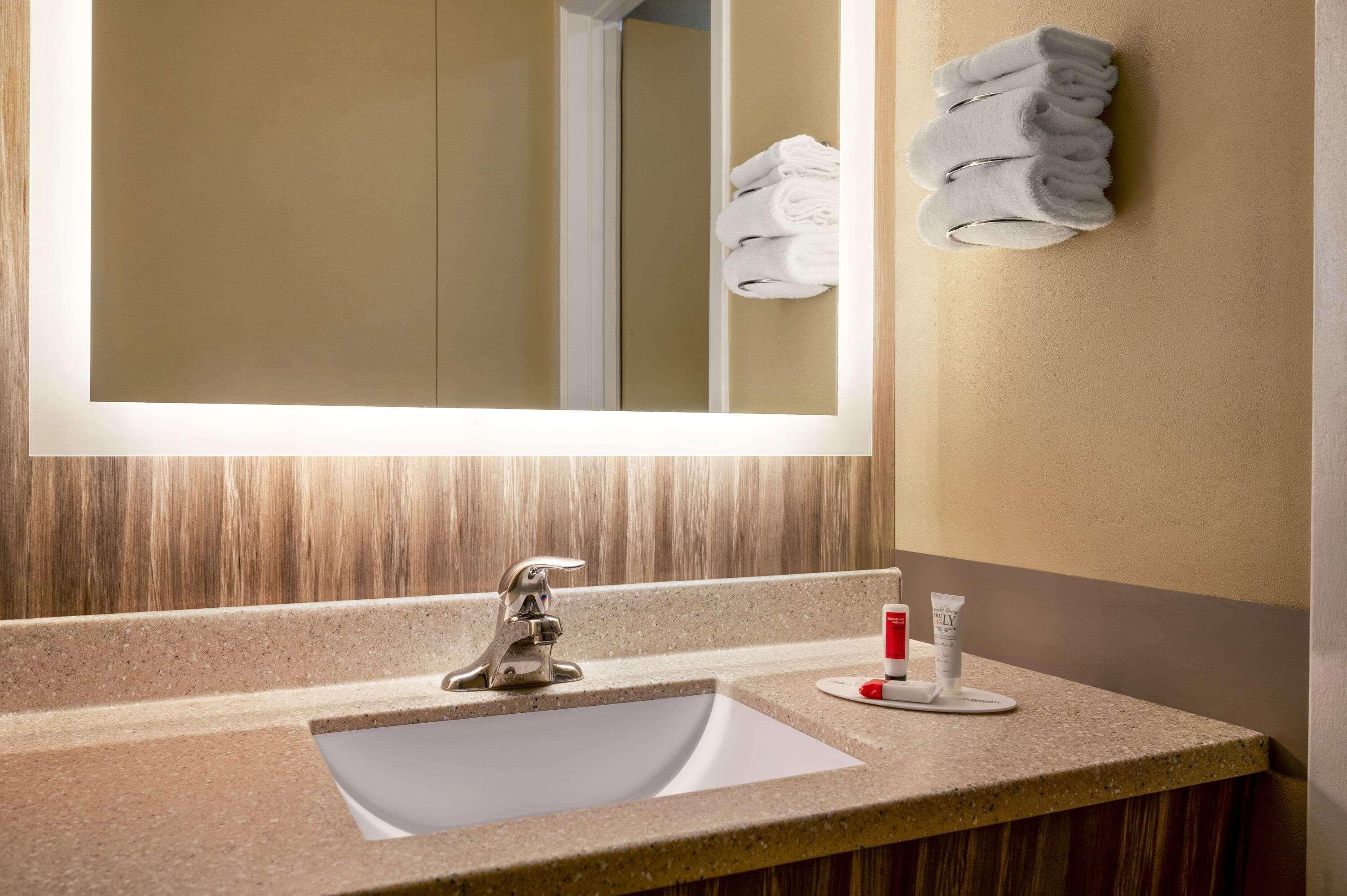 Super 8 By Wyndham On Hotel Hearst