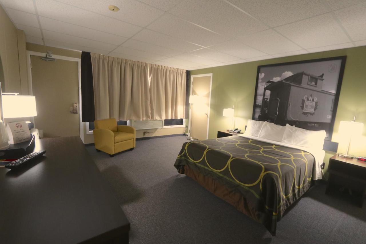Super 8 By Wyndham On Hotel 2*